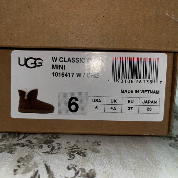 UGG W Classic Cuff Mini - Picture 7 of 9